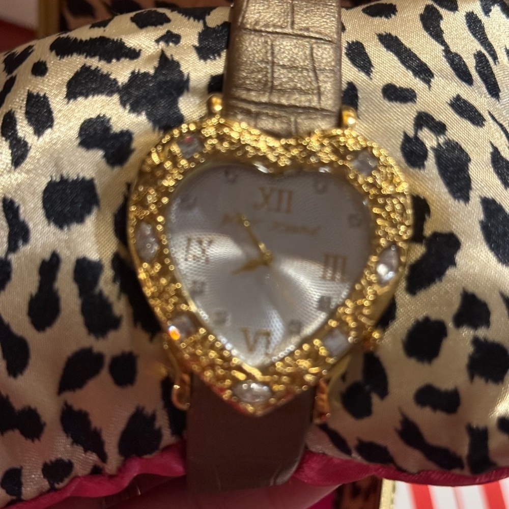 Betsey Johnson Gold Heart-Shaped Watch with Crystal Accents NWT 125.00 - Picture 5 of 8